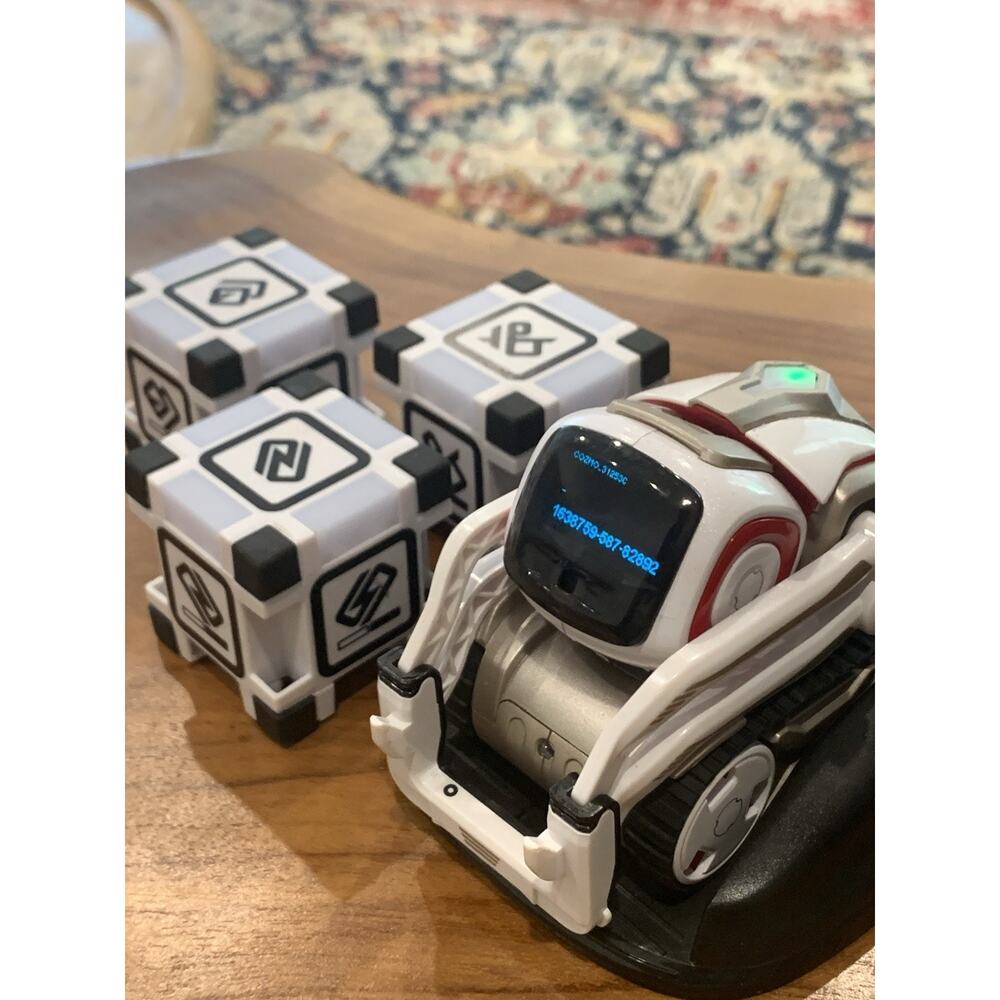 ANKI COZMO Interactive Robot Toy Complete Cosmo Cubes Charger And Carrying Case